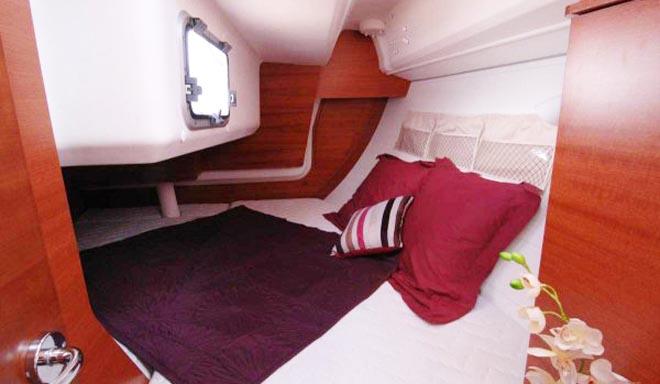 Dufour 335 cabin ©  SW